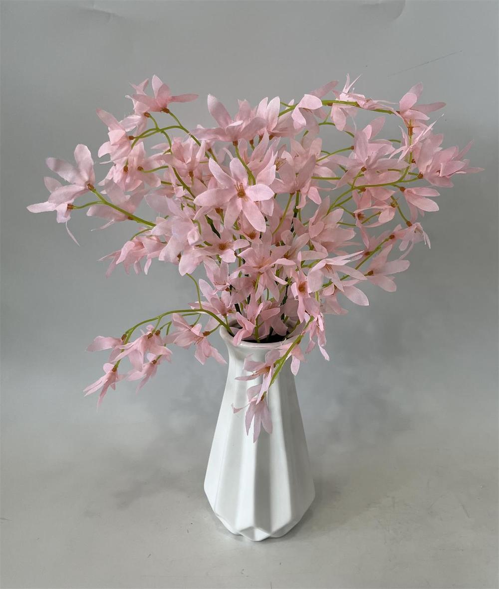 Botanical table decor