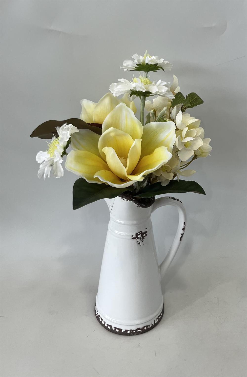 Botanical table decor