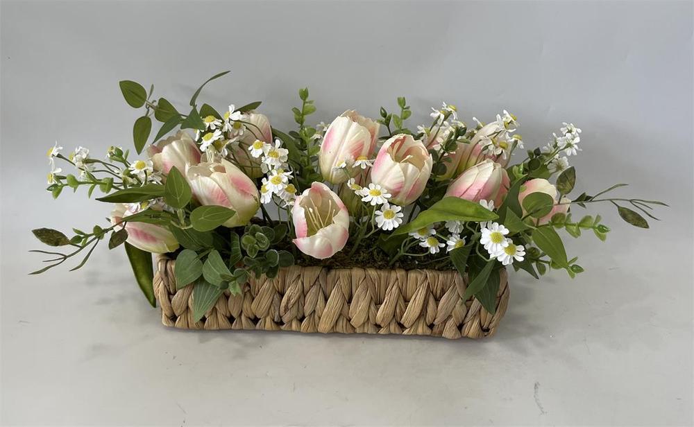 Botanical table decor