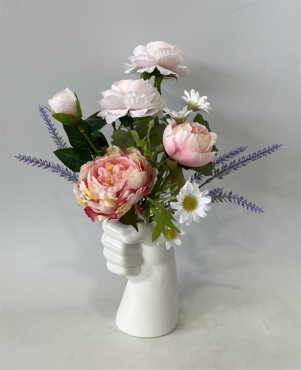 Botanical table decor