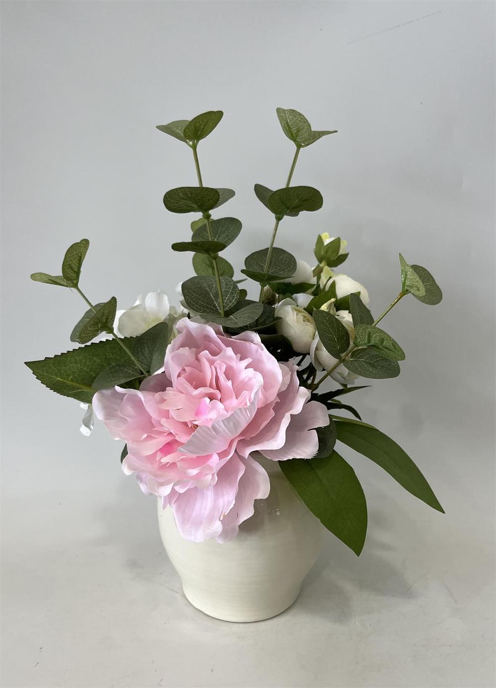 Botanical table decor