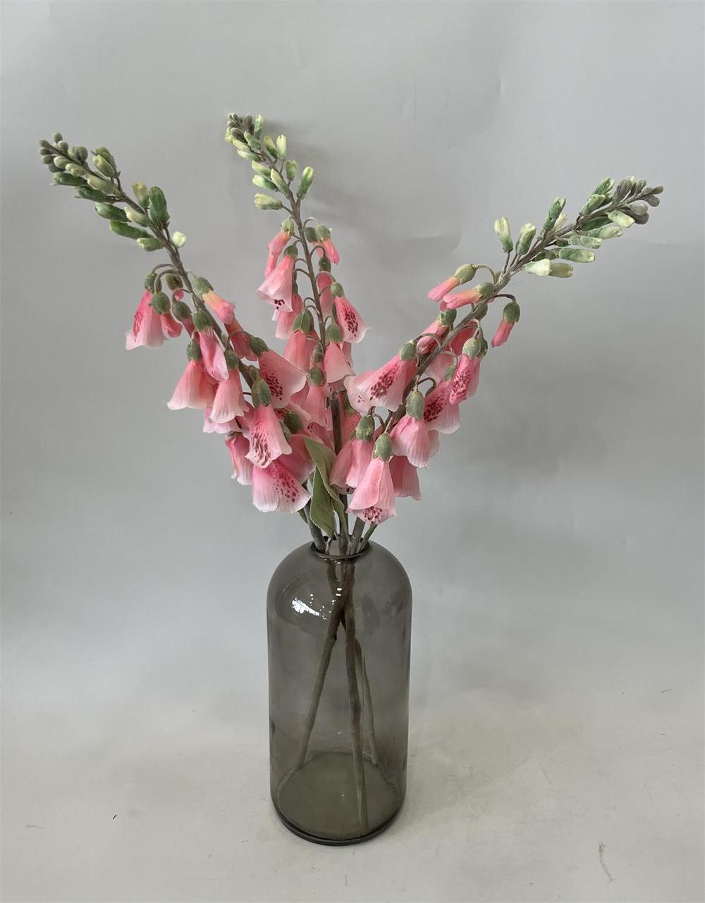 Botanical table decor