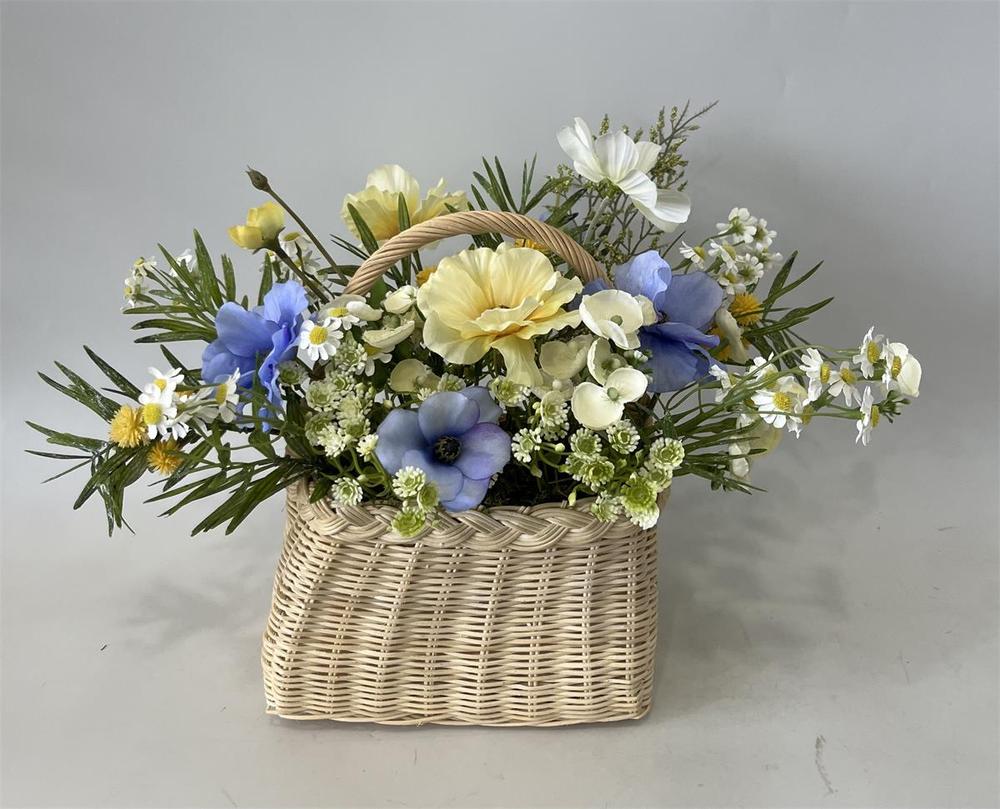 Botanical table decor