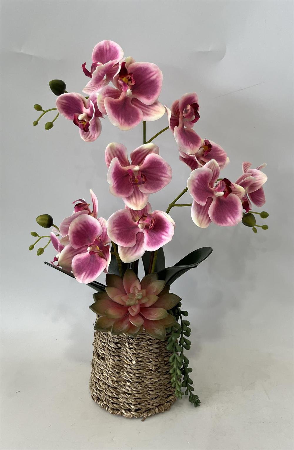 Botanical table decor