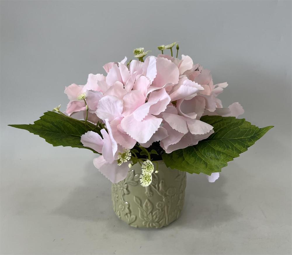 Botanical table decor