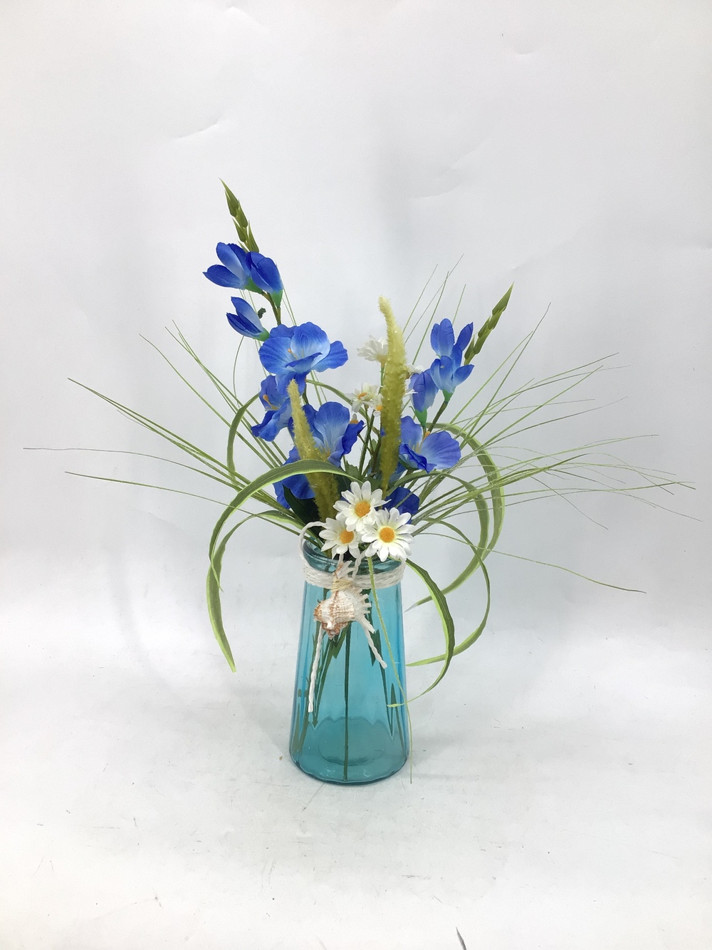 Botanical table decor