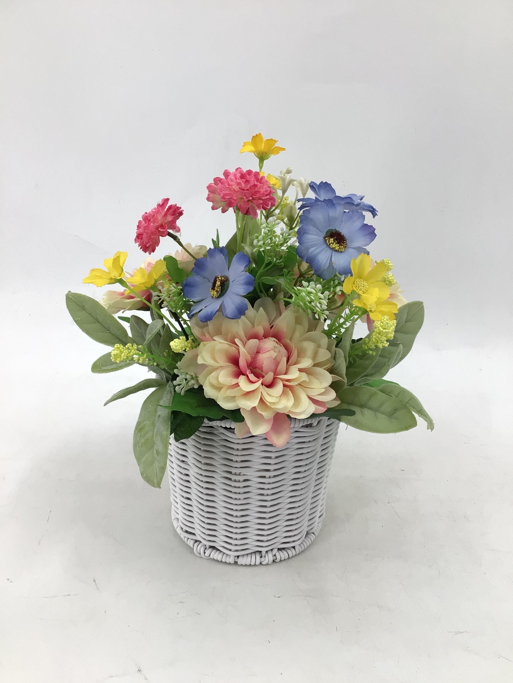 Botanical table decor