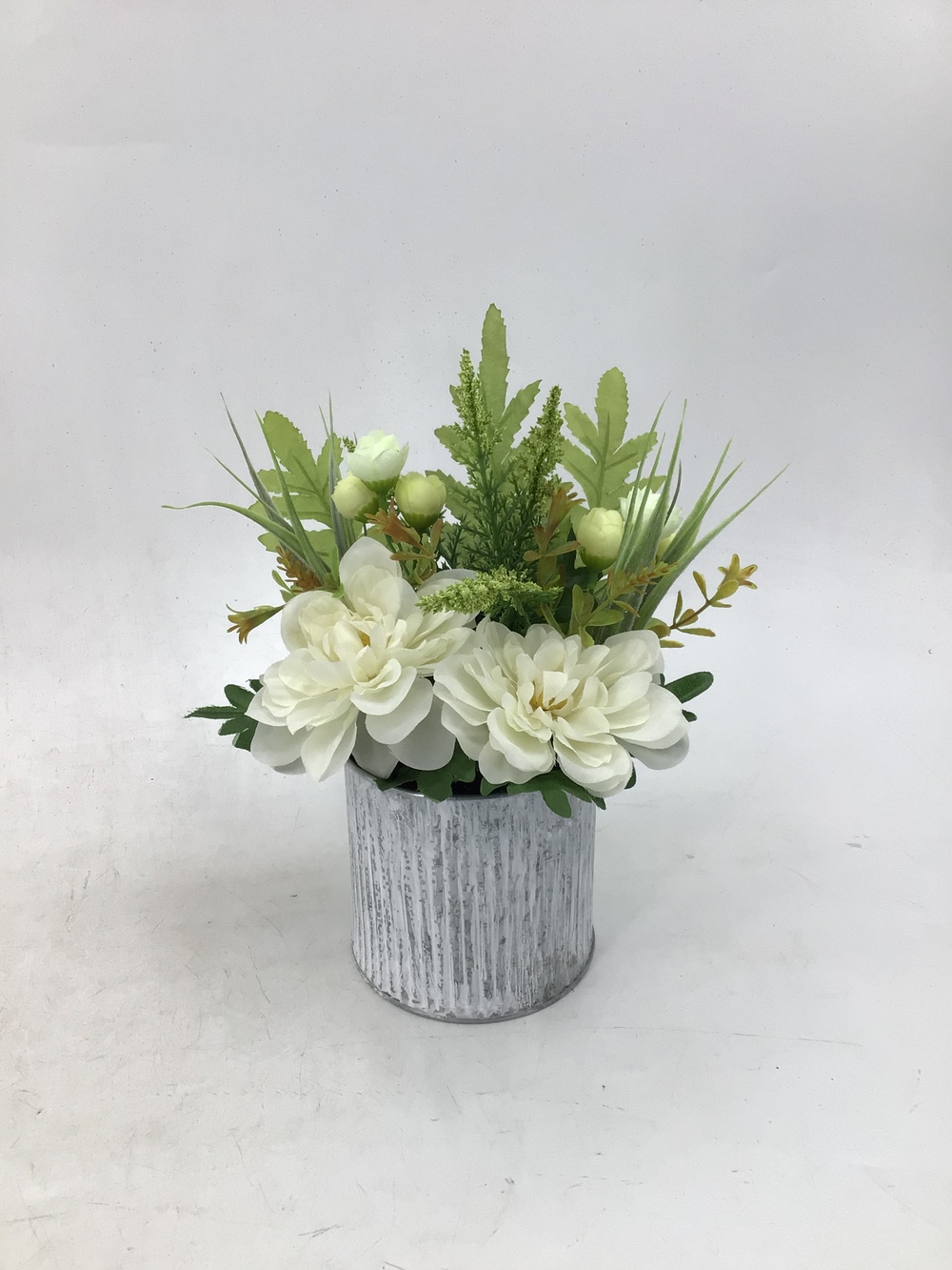 Botanical table decor
