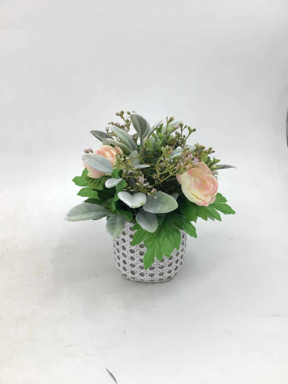 Botanical table decor