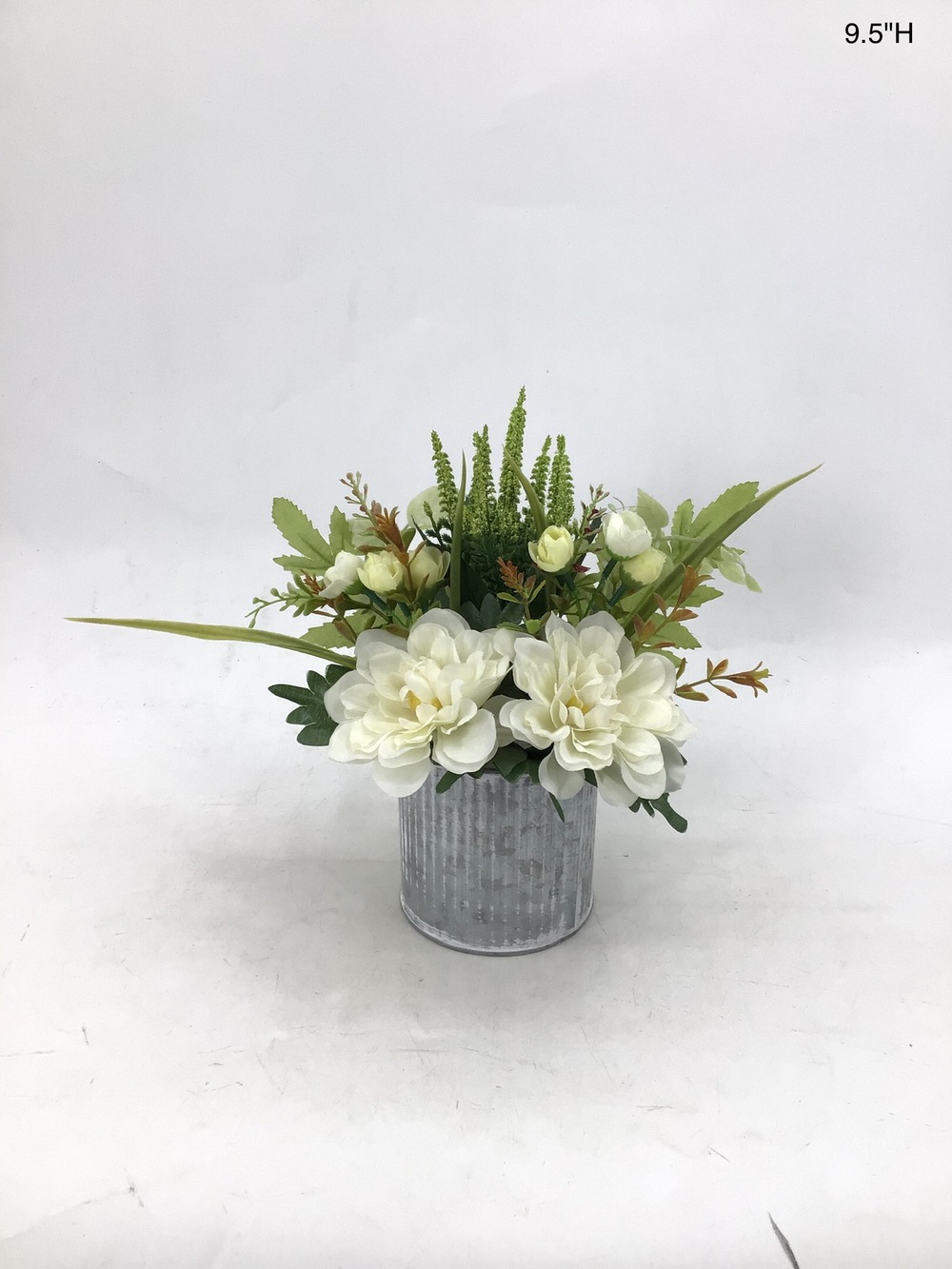 Botanical table decor