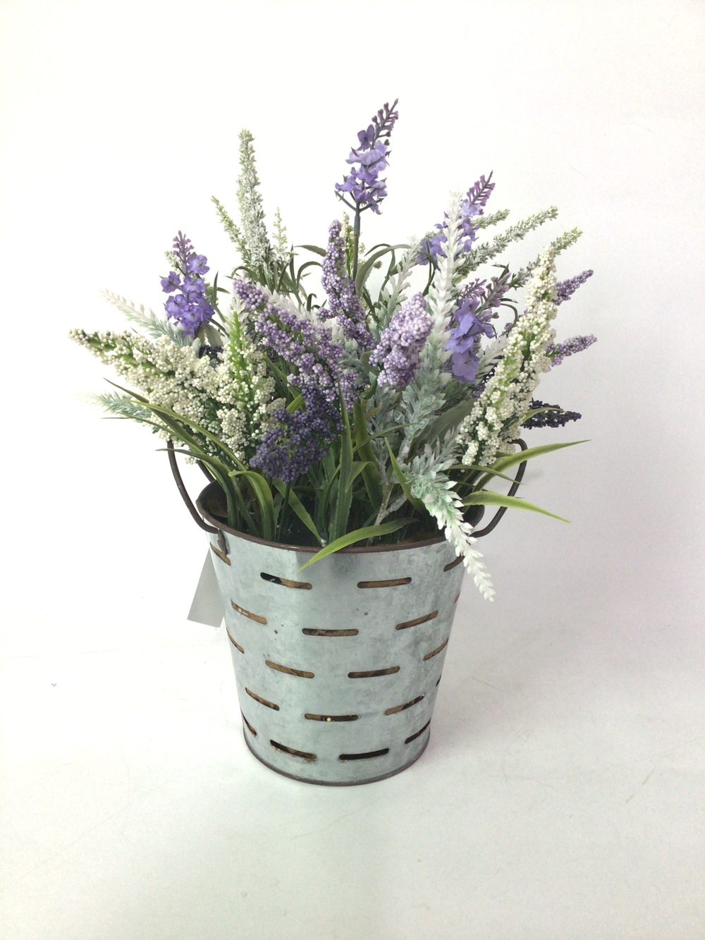 Botanical table decor