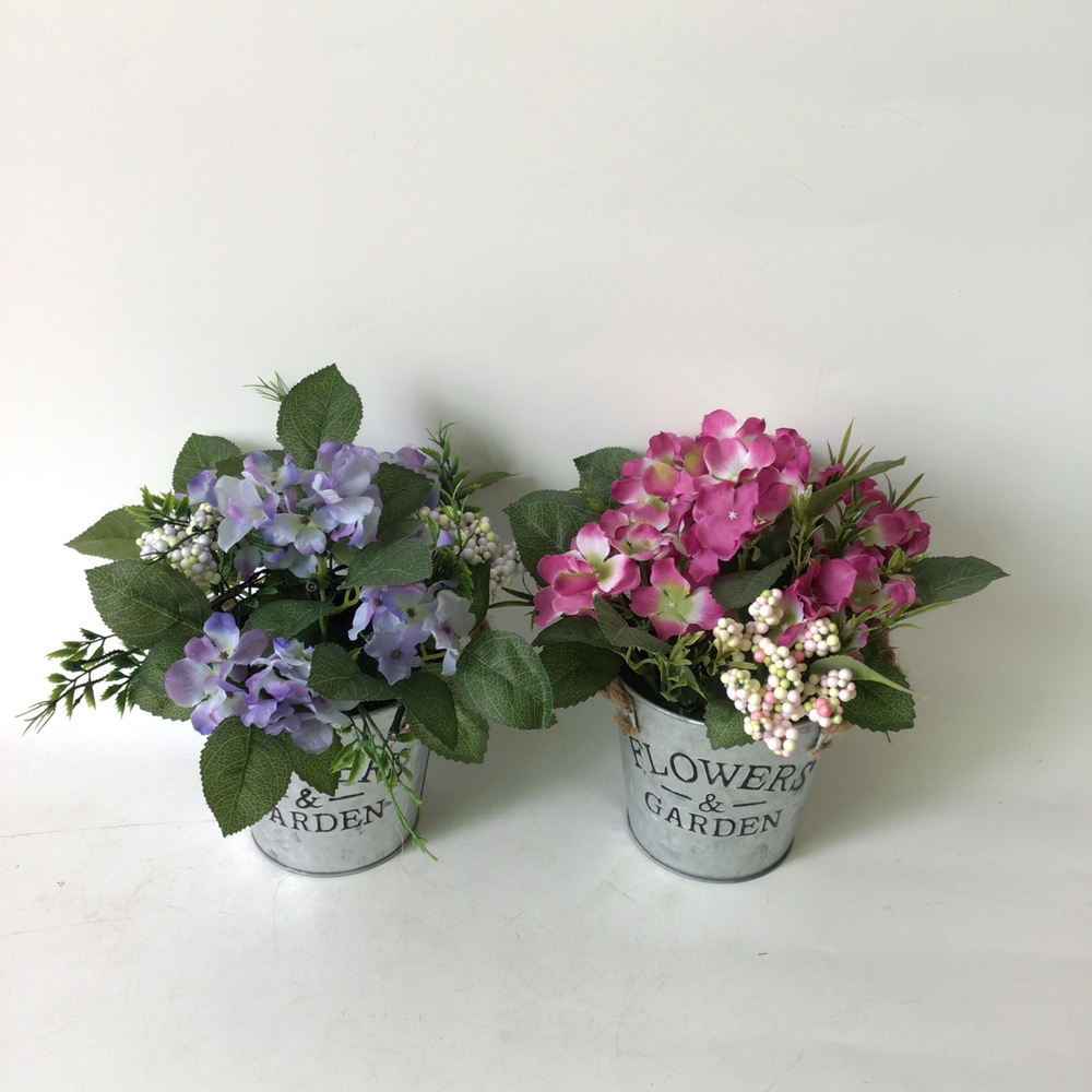 Botanical table decor