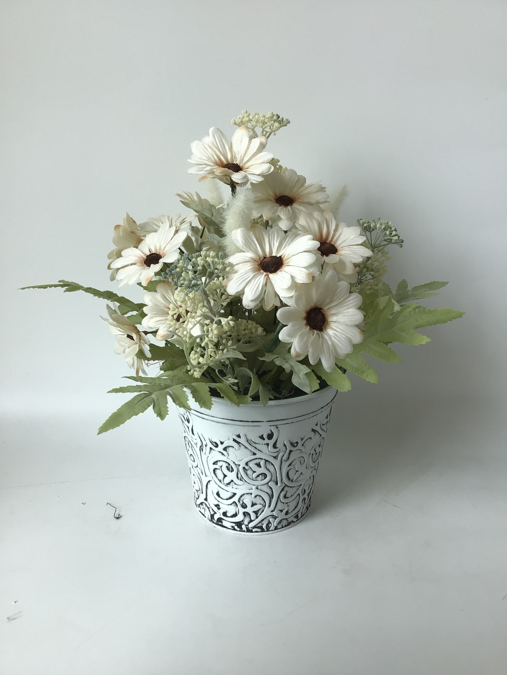 Botanical table decor