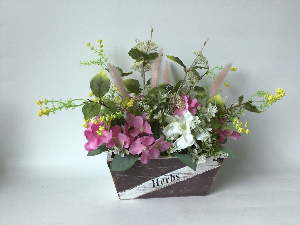 Botanical table decor