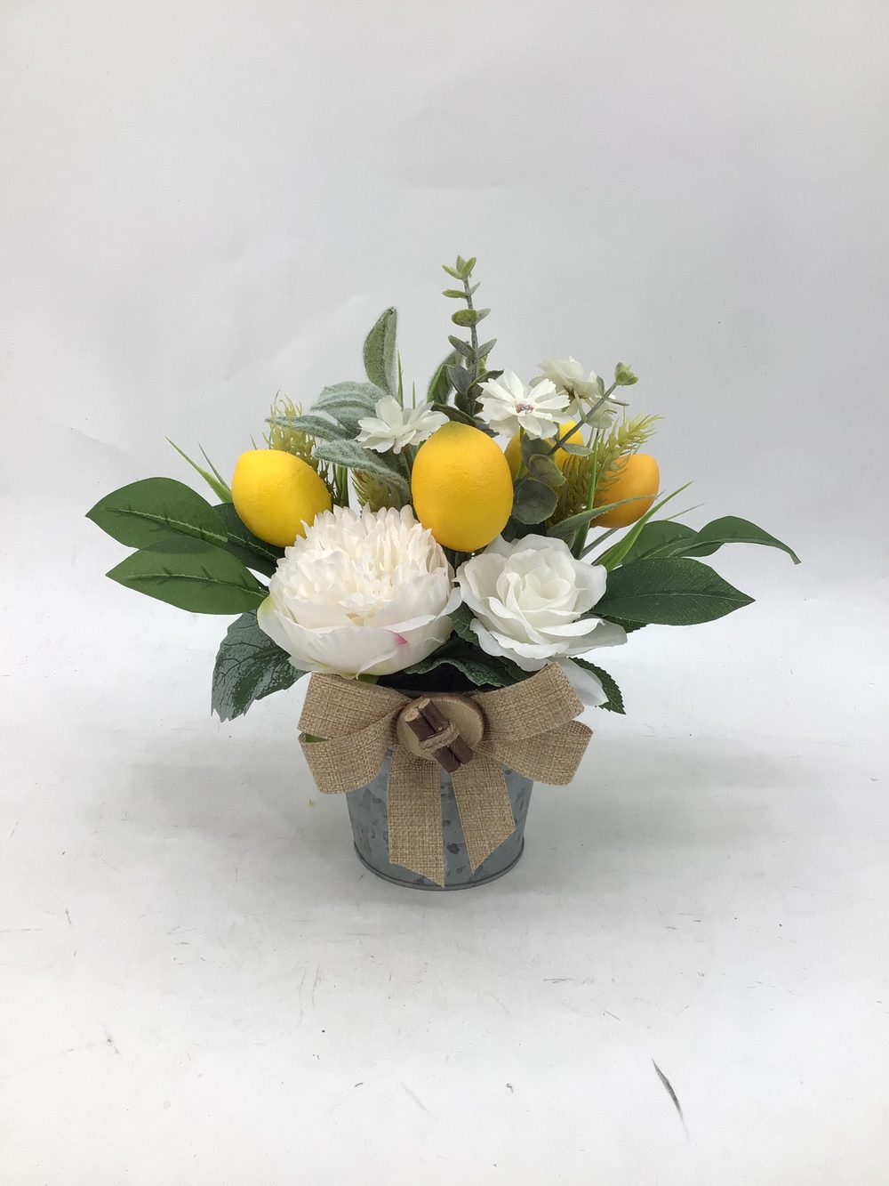 Botanical table decor