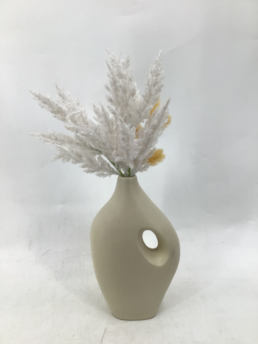 Botanical table decor