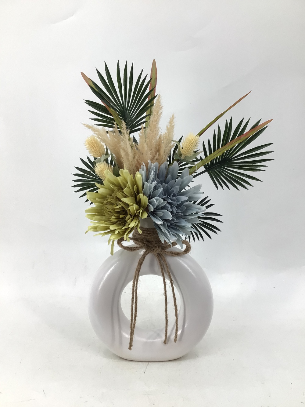Botanical table decor