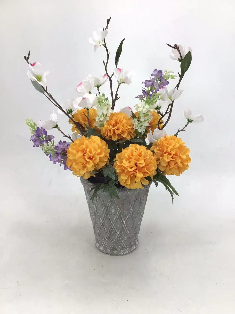 Botanical table decor