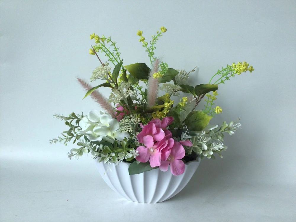 Botanical table decor