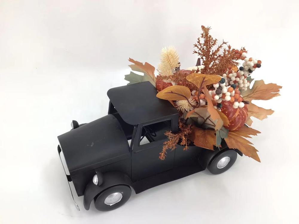 Botanical table decor