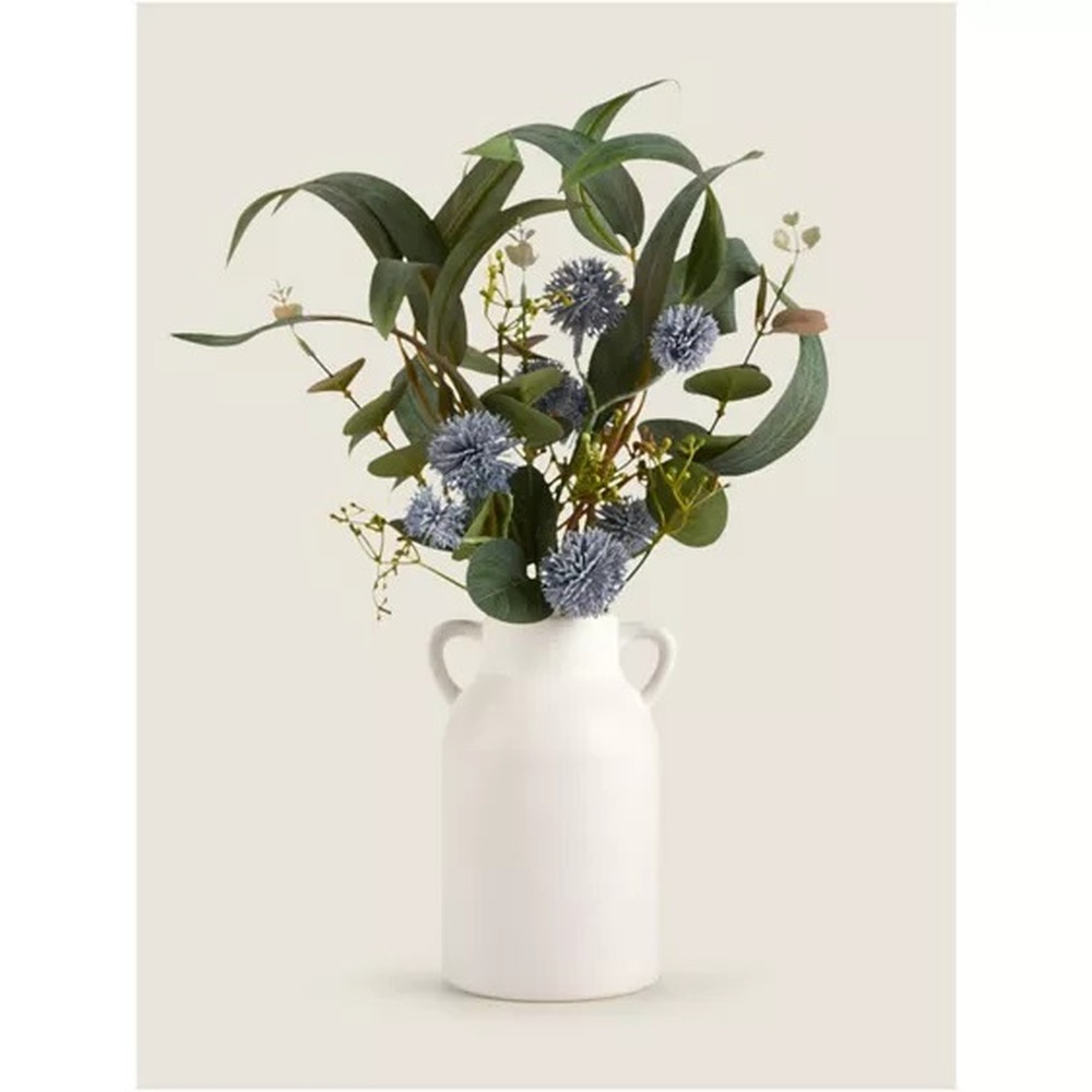 Botanical table decor