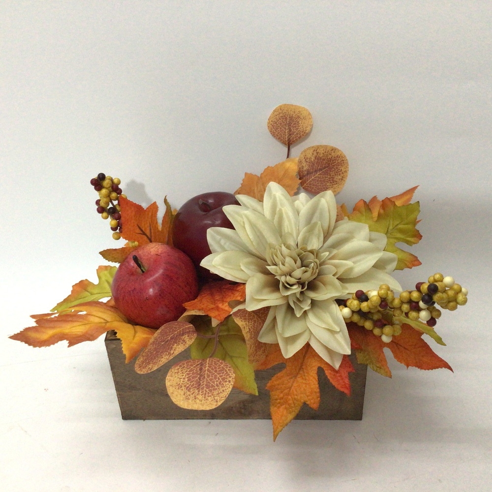 Botanical table decor