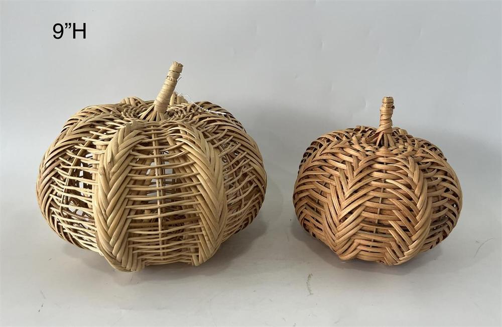 Botanical table decor