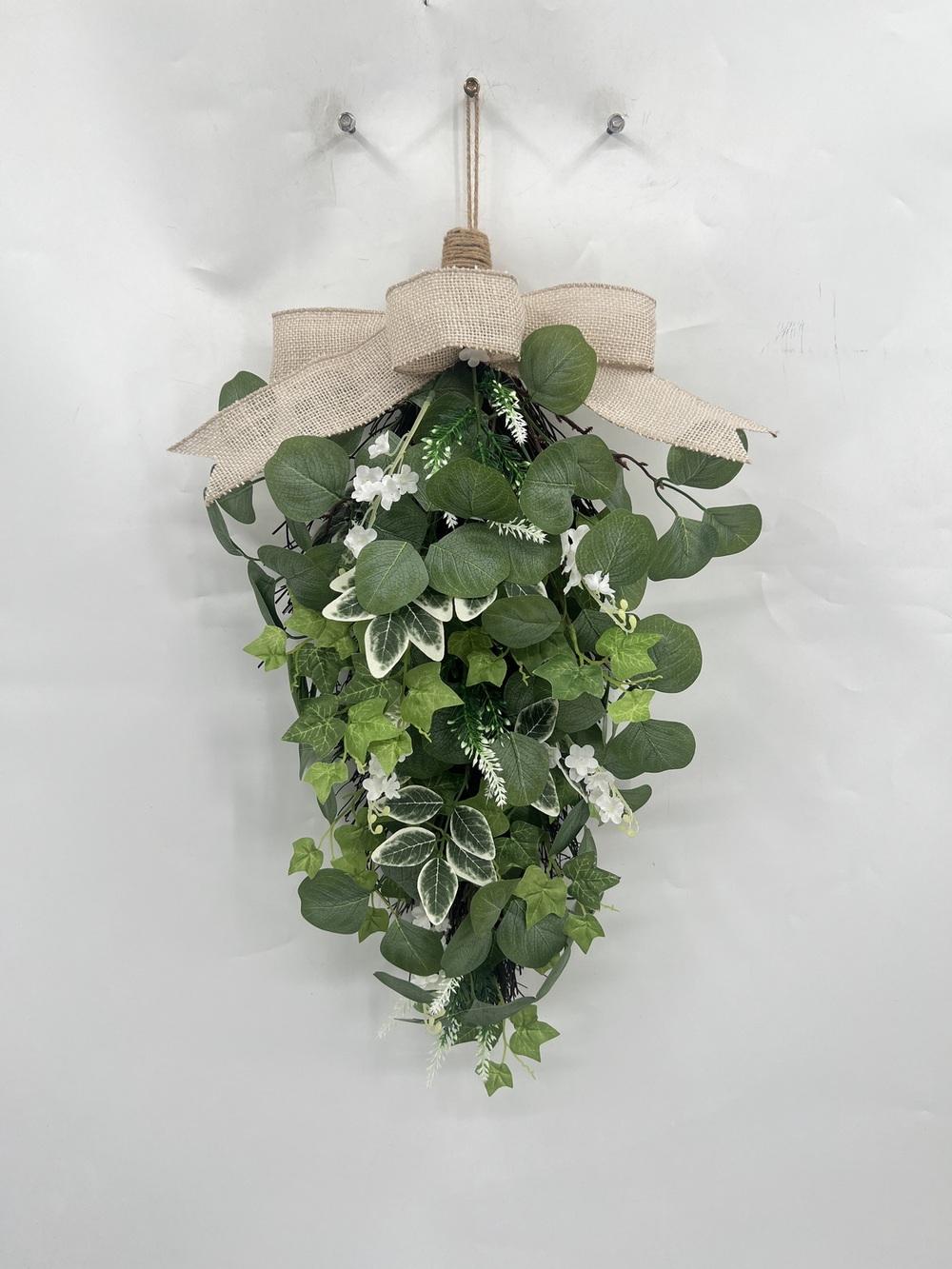 Botanical teadrop