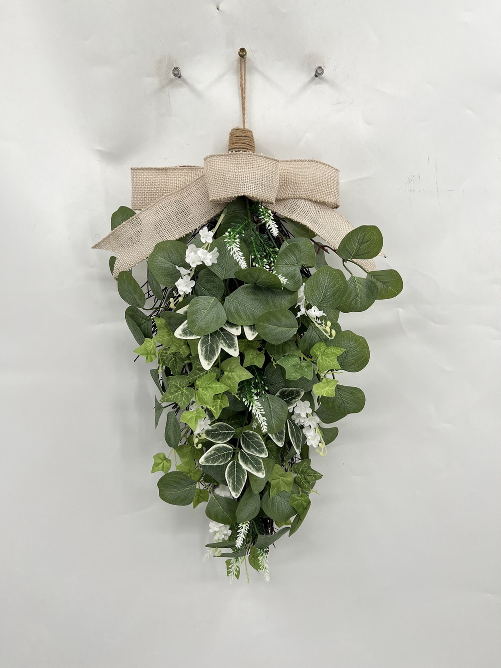 Botanical teadrop