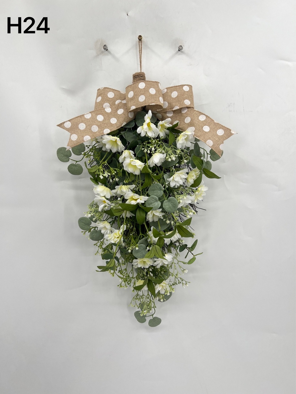 Botanical teadrop