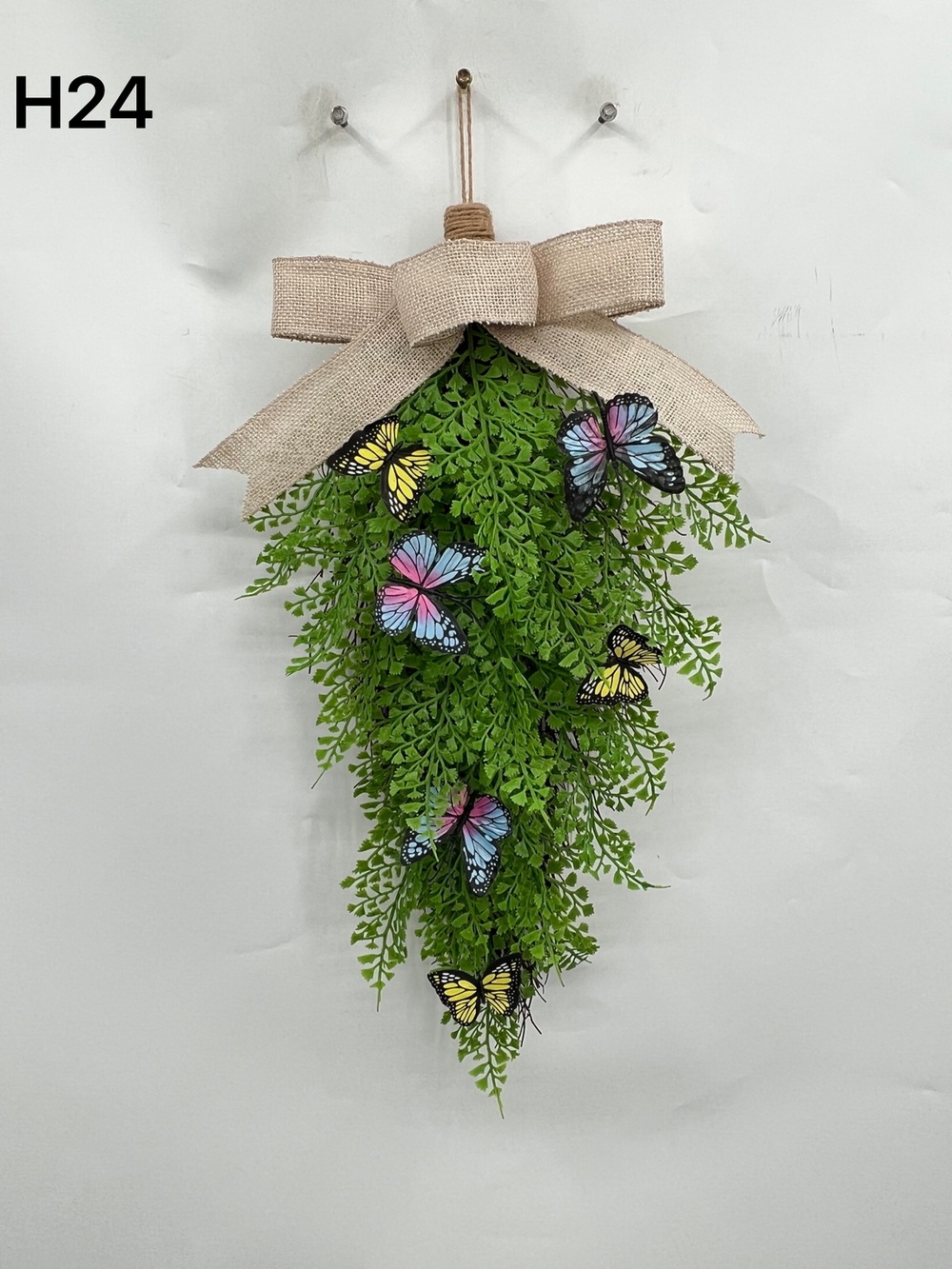 Botanical teadrop