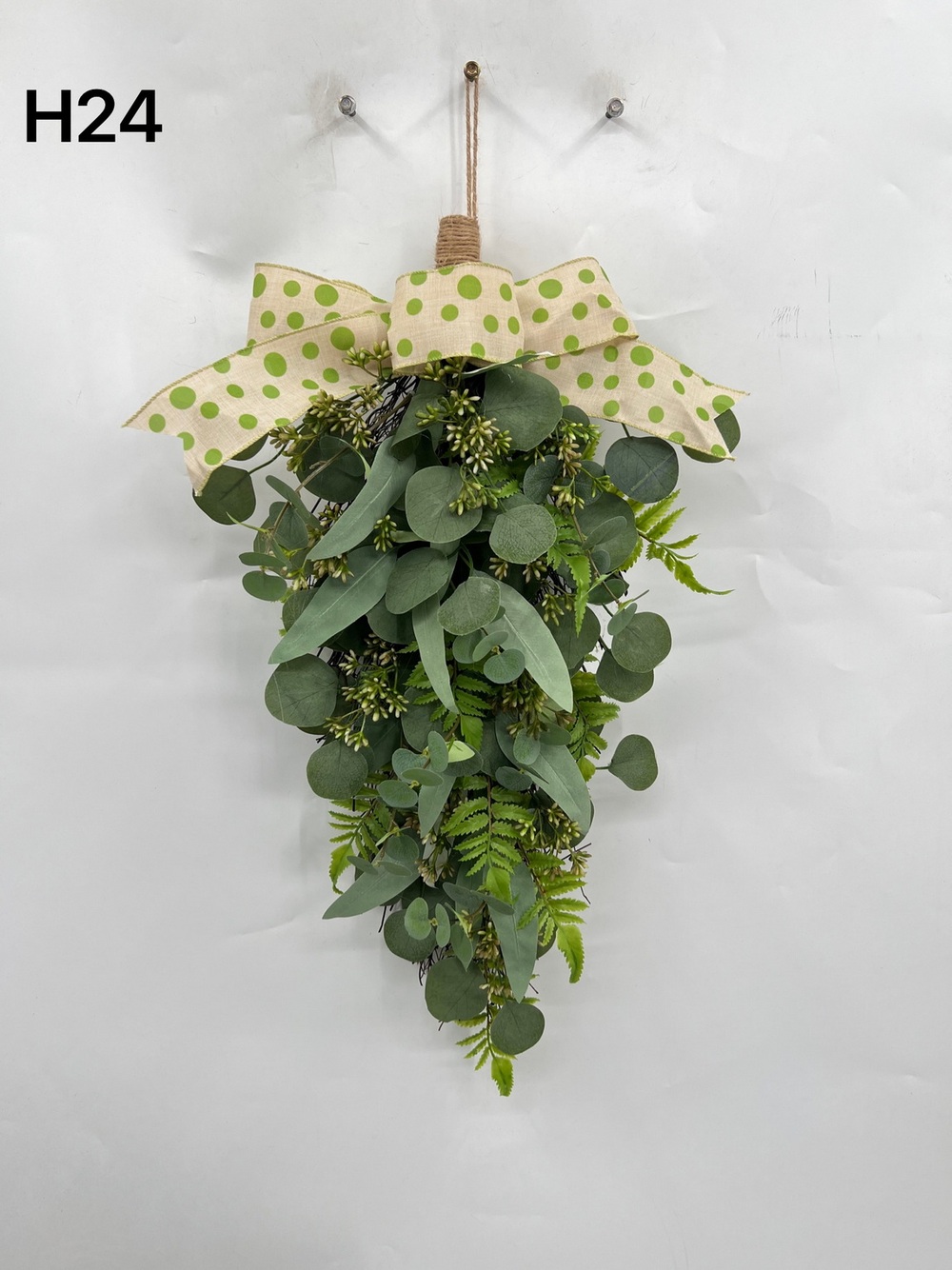 Botanical teadrop